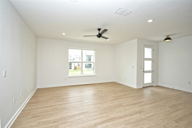 Building Photo - 7601 Cooper Ln