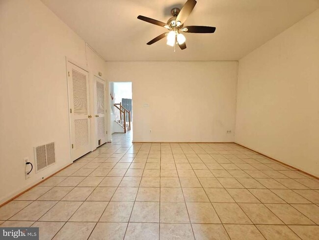 Building Photo - 13030 Park Crescent Cir