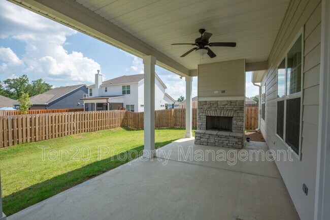 Building Photo - 9827 Yellow Pine Rd