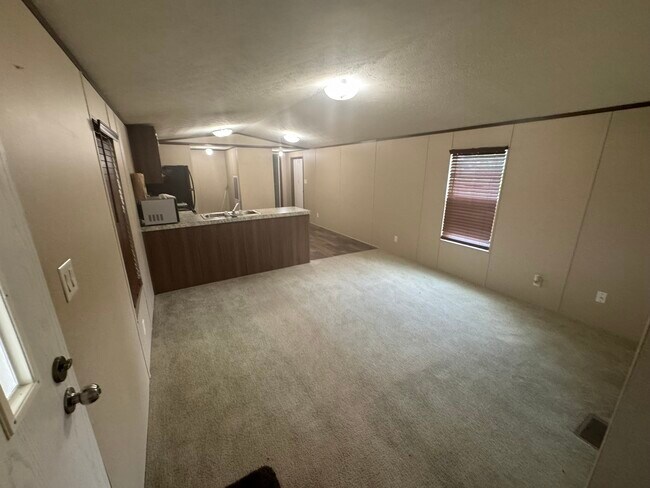 Building Photo - 4773 Lord Rd