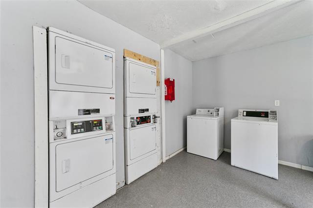 Building Photo - 1407 15th Pl