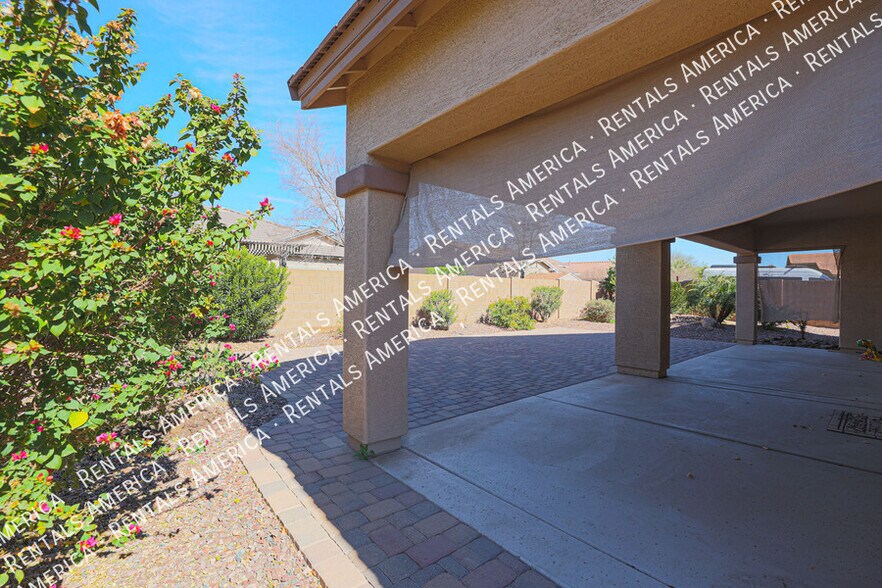 Building Photo - 2954 E Coconino Dr
