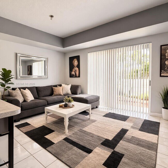 Building Photo - 10909 NW 43rd Ln