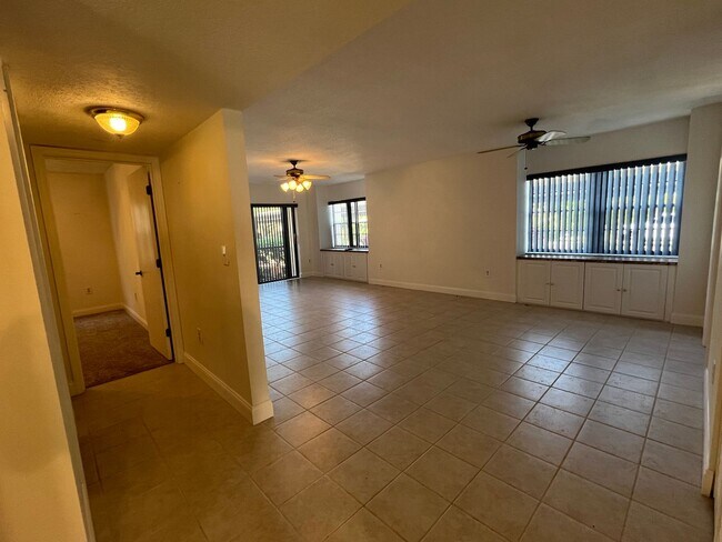 Building Photo - $1,350 * Annual **** Private, Gated Community - Rolls Landing ** 2 Bed / 2 Bath Condo - Unfurnished