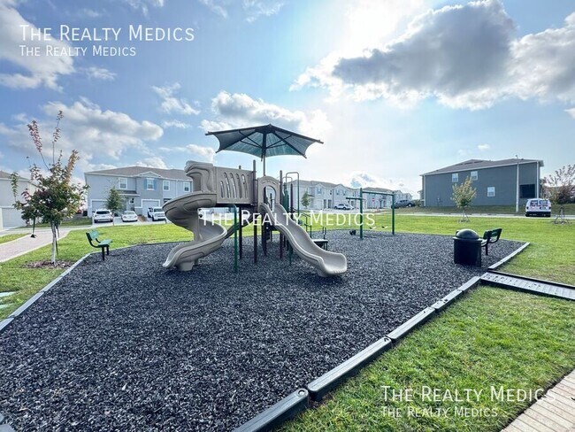 Building Photo - 2331 Gifford Dr