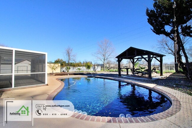 Building Photo - 20231 Margarita Ct E