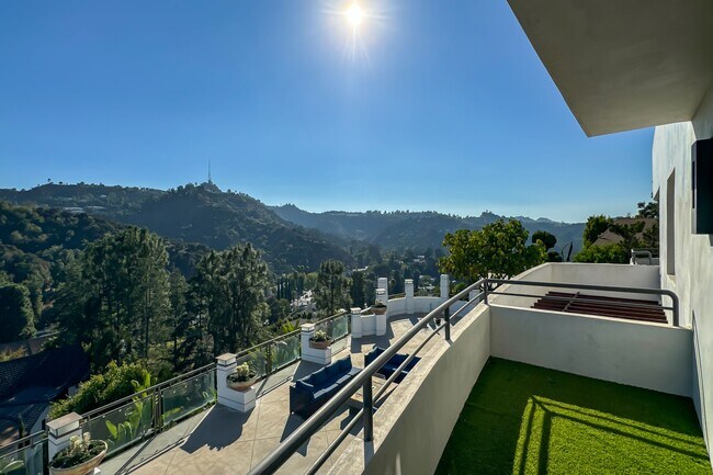 Building Photo - 11470 Dona Evita Dr