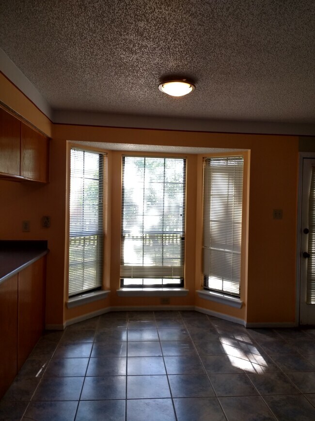 Building Photo - 2361 Shirecreek Cir