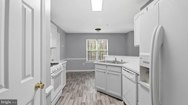 Building Photo - 14101 Kathleen Ln