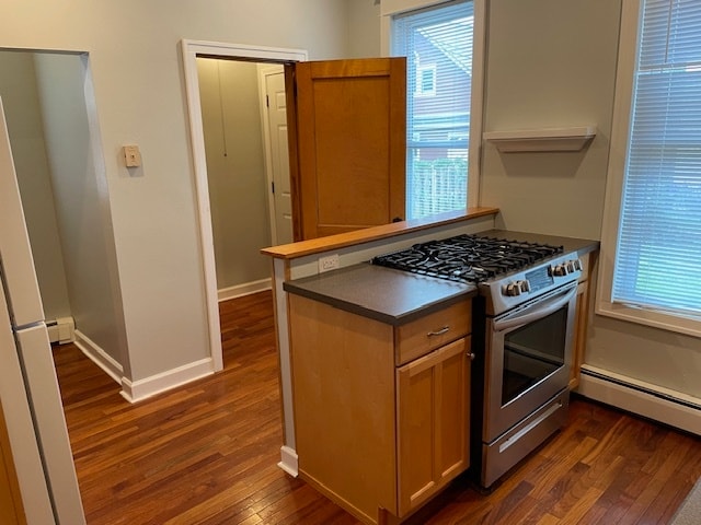 Kitchen - 916 Laurel Ave