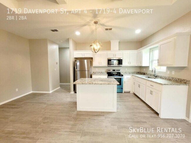 Building Photo - 1719 Davenport St