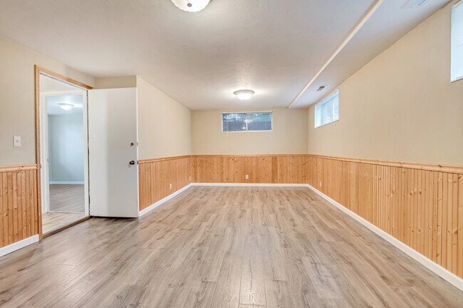 Building Photo - 2551 Elm Ave