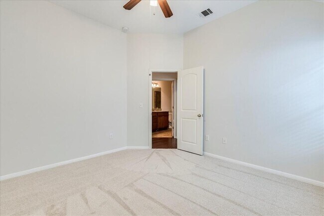 Building Photo - 13000 Alans Way