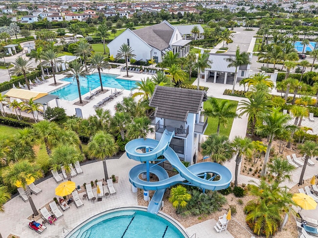 Building Photo - 5320 St Armands Way