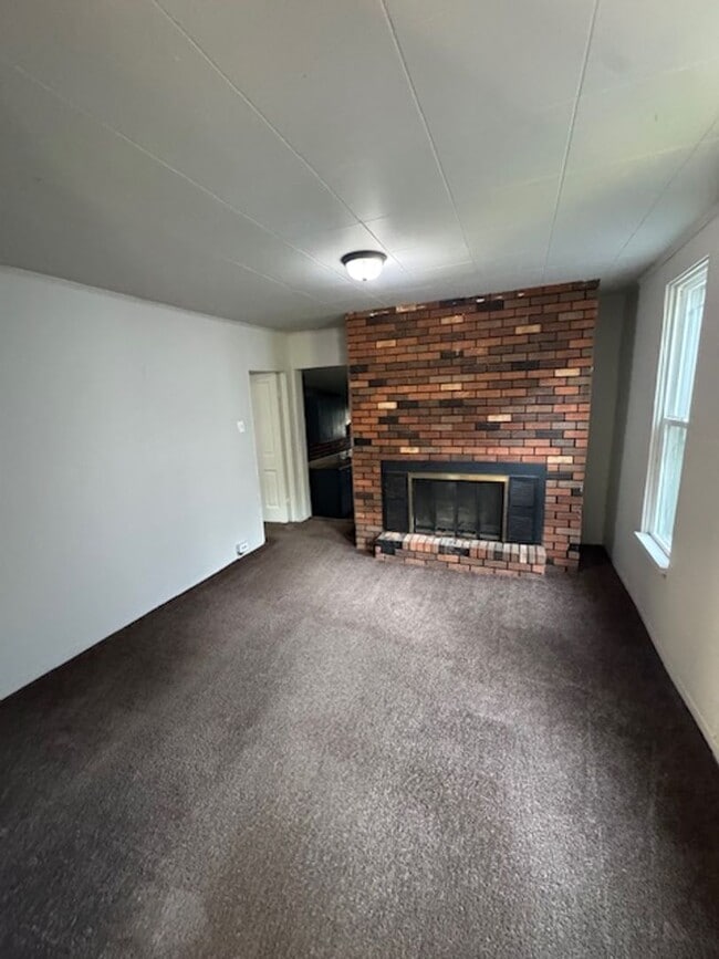 Building Photo - 1342 Guthrie St