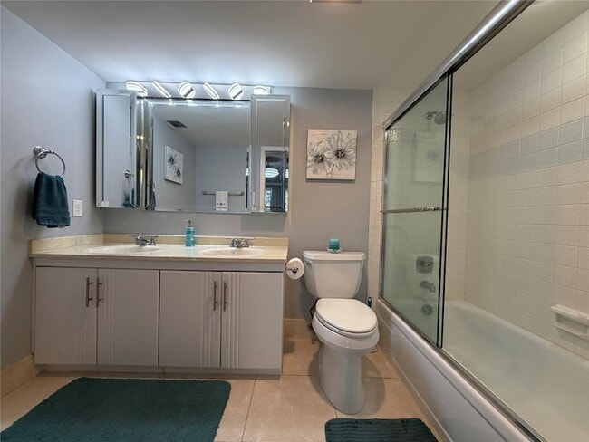 Building Photo - 2304 Lucaya Ln