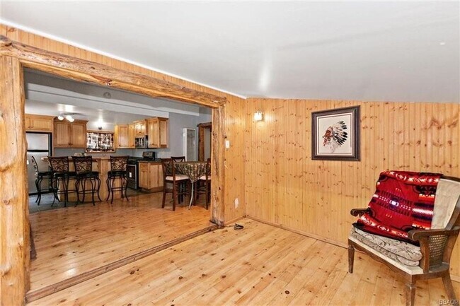 Building Photo - Cozy Cabin in the Woods