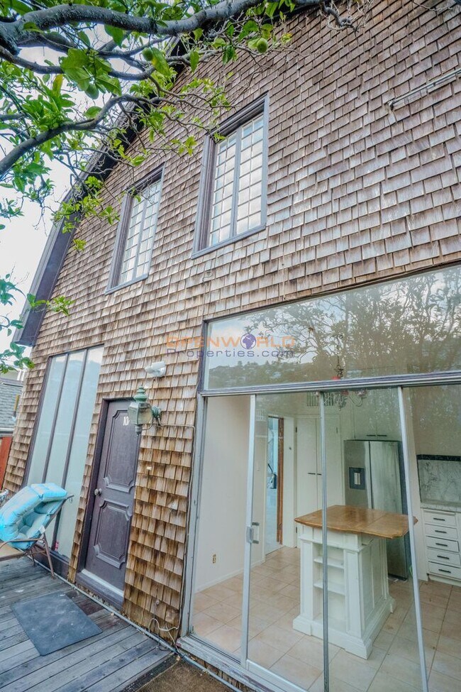 Building Photo - 107 Bridgeway