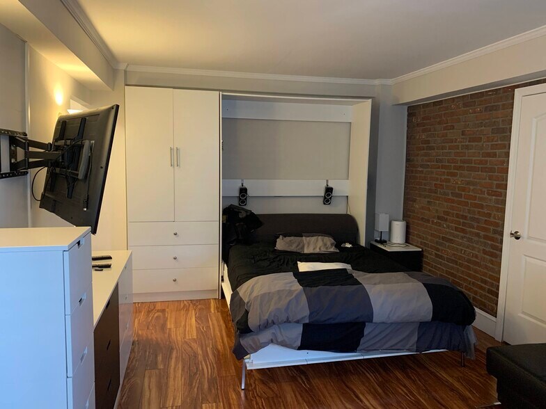 Built in murphy bed and clothes storage - 160 72nd St