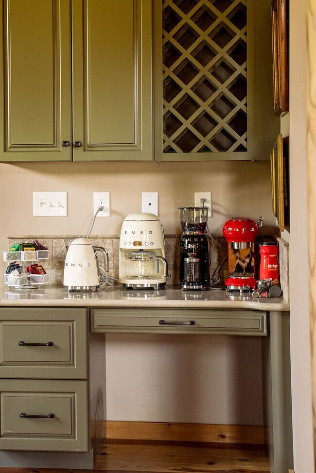 Building Photo - 7223 Ferry Rd