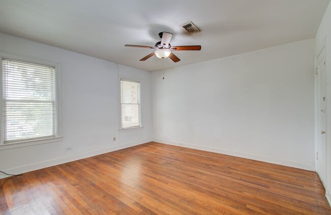 Building Photo - 1428 Wentworth St