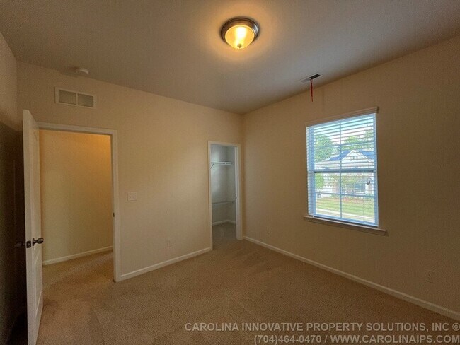 Building Photo - 385 Hawks Creek Pkwy