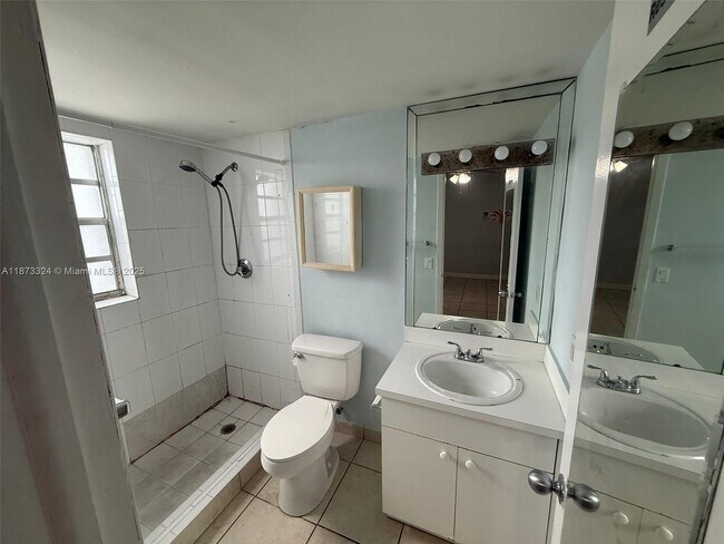 Building Photo - 1725 W 60th St