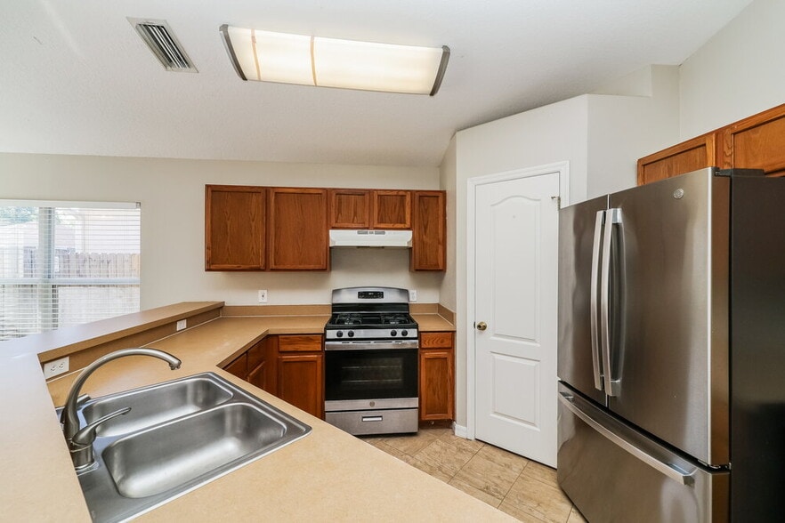 Building Photo - 7862 Bristol Park Dr