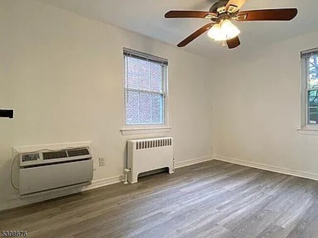 Building Photo - 82 Clark Ct