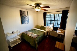 Building Photo - 1278 Lilac Pl
