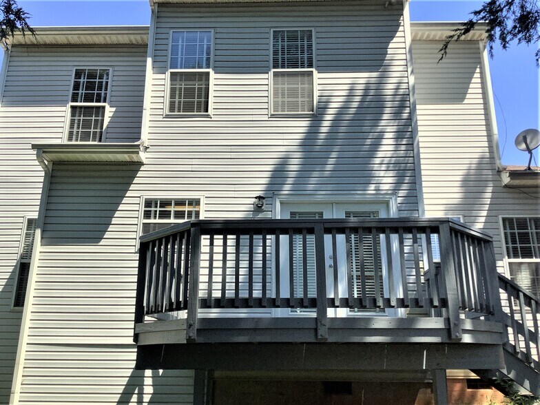 Building Photo - 818 Laurel Meadows Pkwy