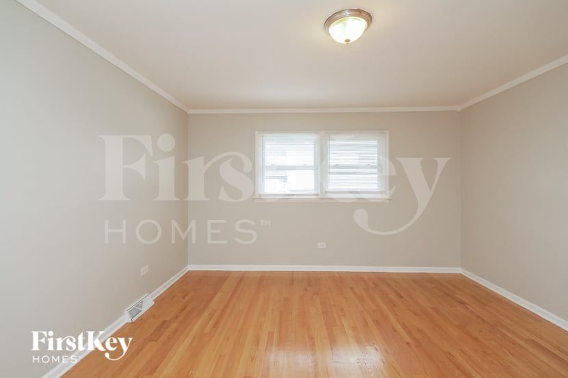 Building Photo - 438 E 191st Pl