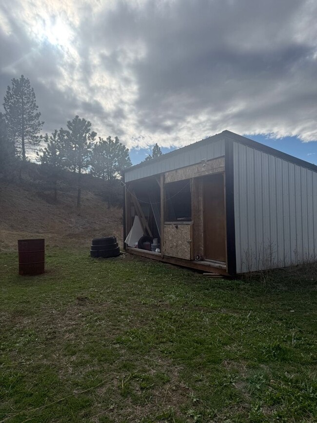 Building Photo - Secluded 3-Bed Retreat on 2.36 Acres with Sauna, Views & 2-Car Garage