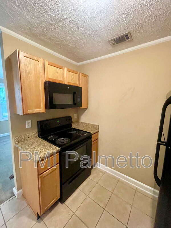 Building Photo - 241 Vallejo Cir