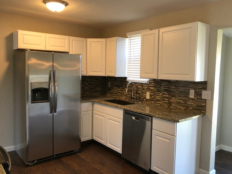 Building Photo - 3621 Spruce Ave