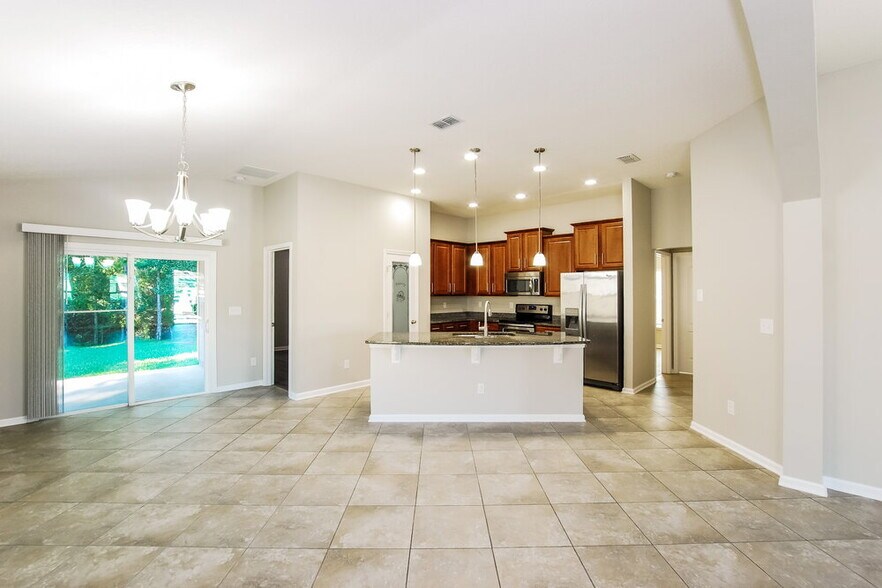 Building Photo - 252 Colorado Springs Way