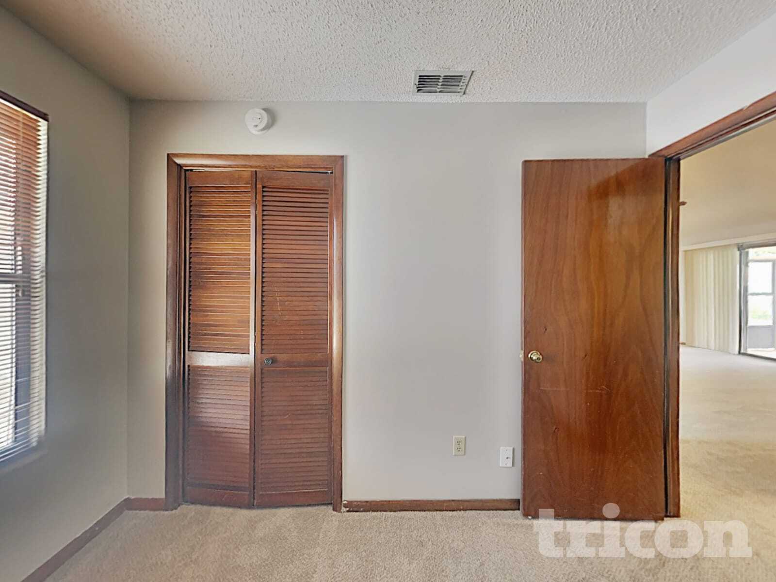 Building Photo - 10660 Squires Ct