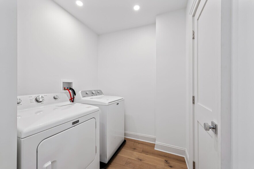 Building Photo - 3539 Roland Ave