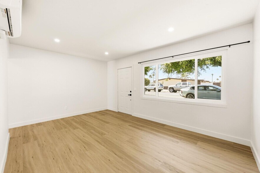 Building Photo - 1380 Grove Ave