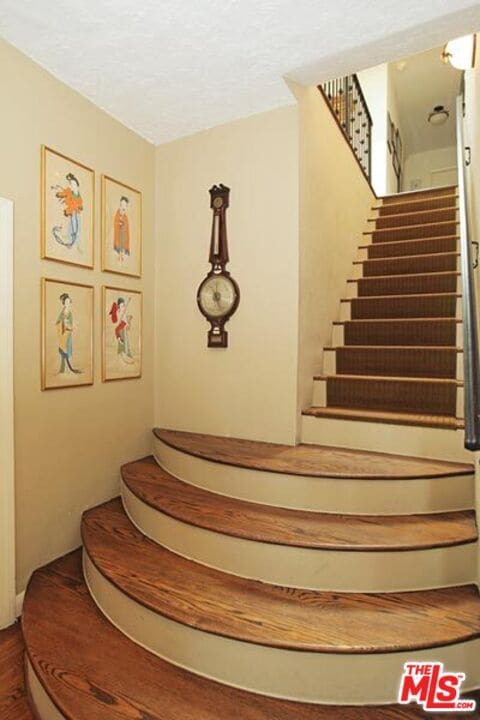 Building Photo - 427 12th St