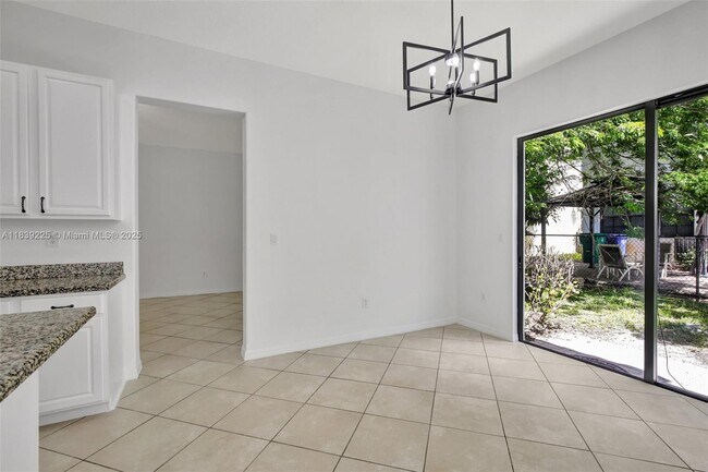 Building Photo - 9135 SW 36th Mnr