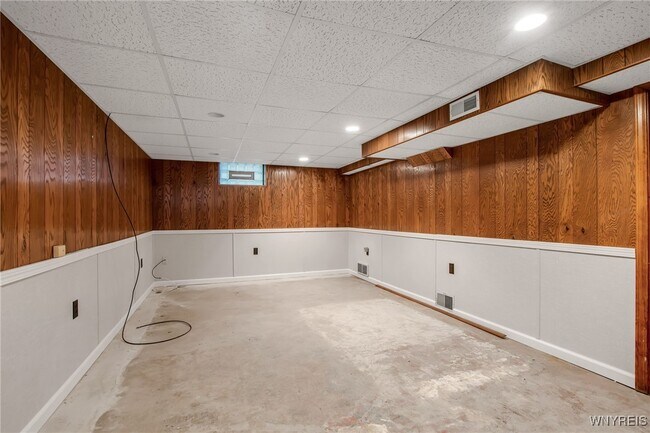 Building Photo - 21 Waverly Ave