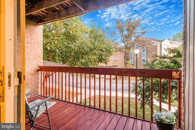 Building Photo - 4 Banyan Wood Ct