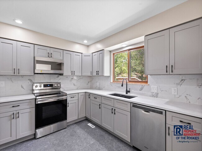 Building Photo - Modern Fort Collins Gem: Newly Remodeled H...