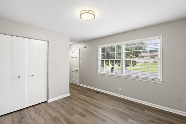 Building Photo - 10577 Thrasher Rd