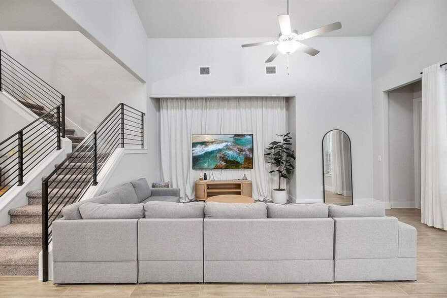 Building Photo - 11102 1/2 Charger Way-SI ID1363554P