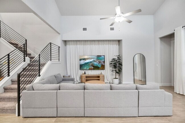 Building Photo - 11102 1/2 Charger Way-SI ID1363554P