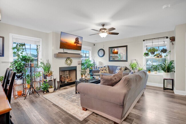Building Photo - 456 Woodtrace Dr