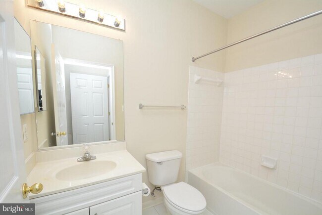 Building Photo - 2665 Manhattan Pl