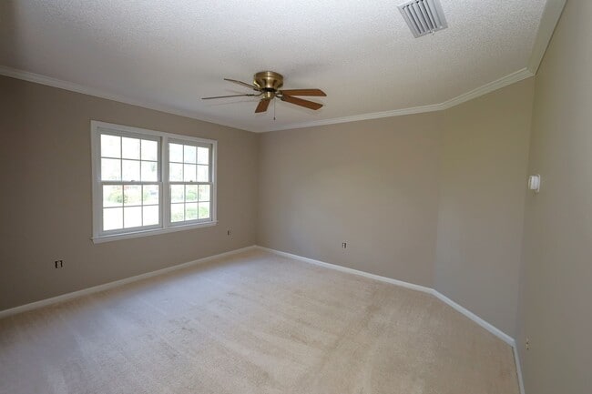 Building Photo - 1054 Ridge Rd